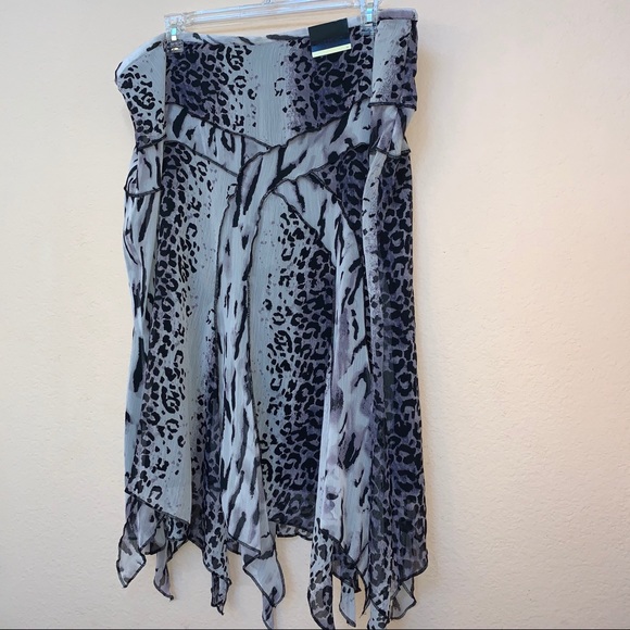 Lane Bryant Grey Purple Animal Print Uneven Skirt B4/2 - Picture 2 of 7